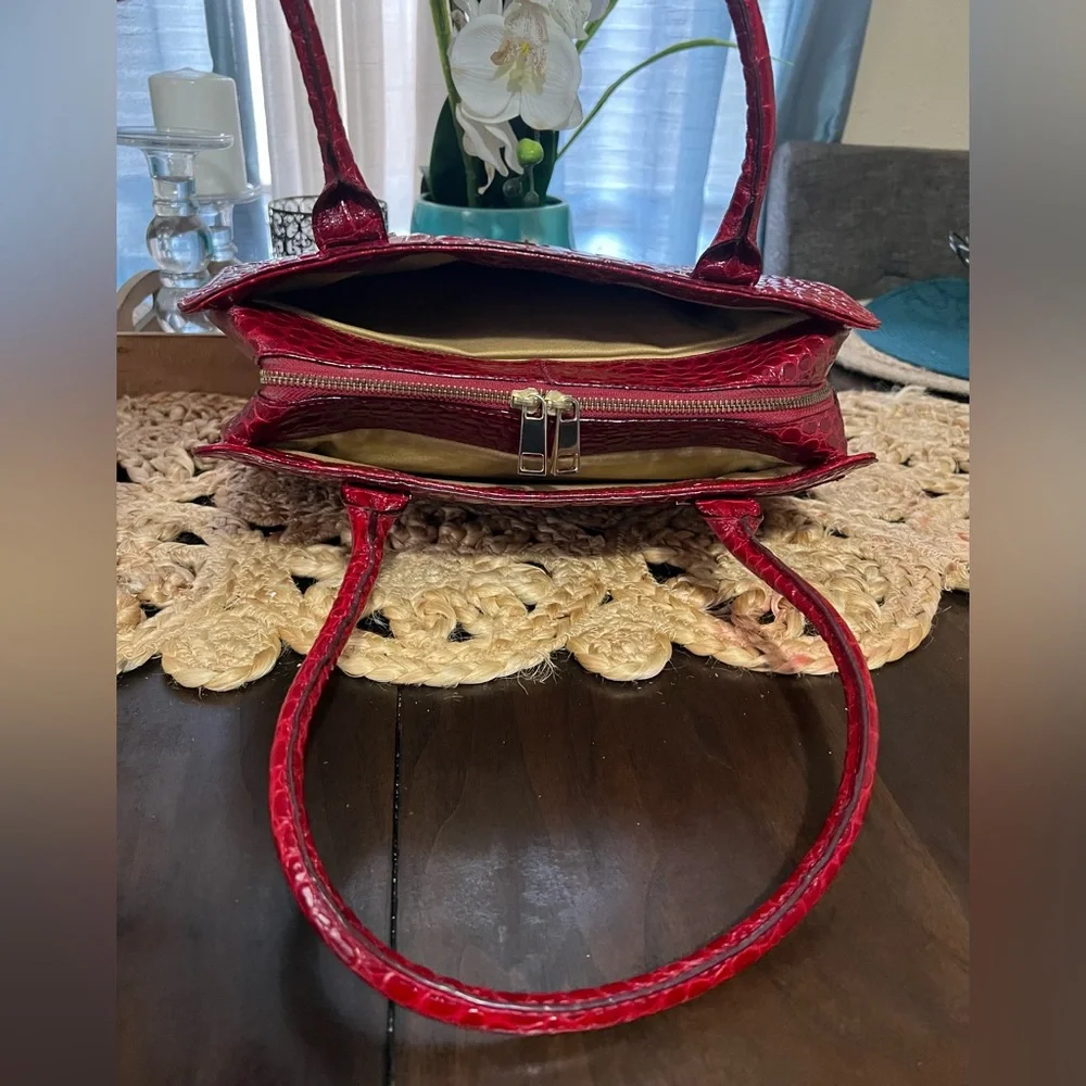 🔥🔥ANTONIO MELANI Glossy Red Croc Satchel - Picture 11 of 12